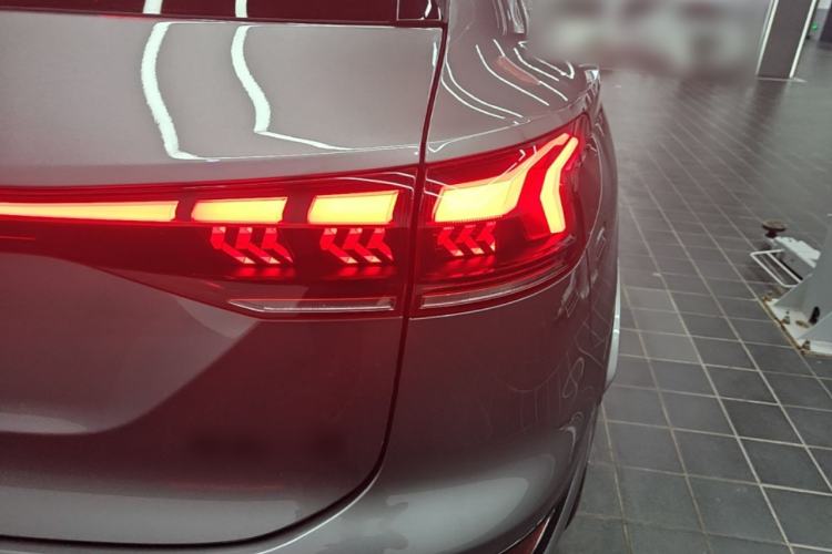 Used Audi Q6L e-tron 2026 First Launch Navigation Edition Right Rear Taillight