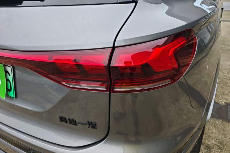 Used Audi Q6L e-tron 2026 First Launch Navigation Edition Right Rear Taillight