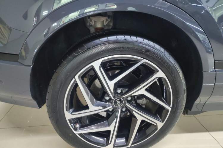 Used Audi Q6L e-tron 2026 First Launch Navigation Edition Right Rear Wheel Hub