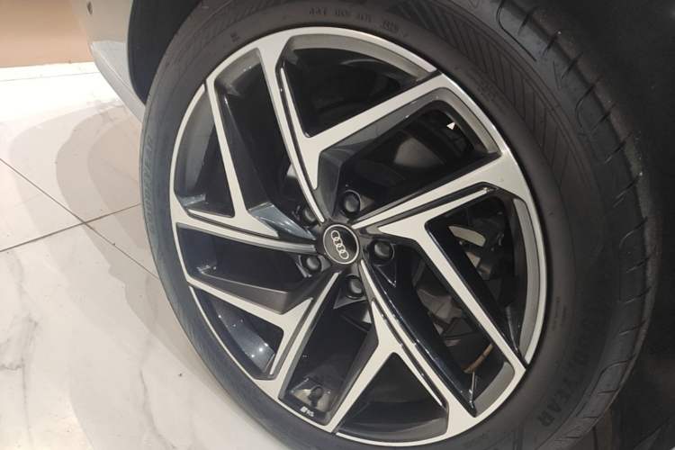 Used Audi Q6L e-tron 2026 First Launch Navigation Edition Right Rear Wheel Hub