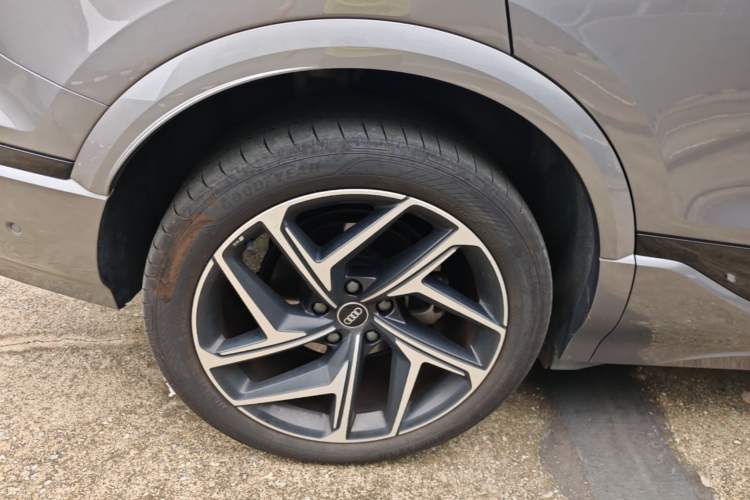 Used Audi Q6L e-tron 2026 First Launch Navigation Edition Right Rear Wheel Hub
