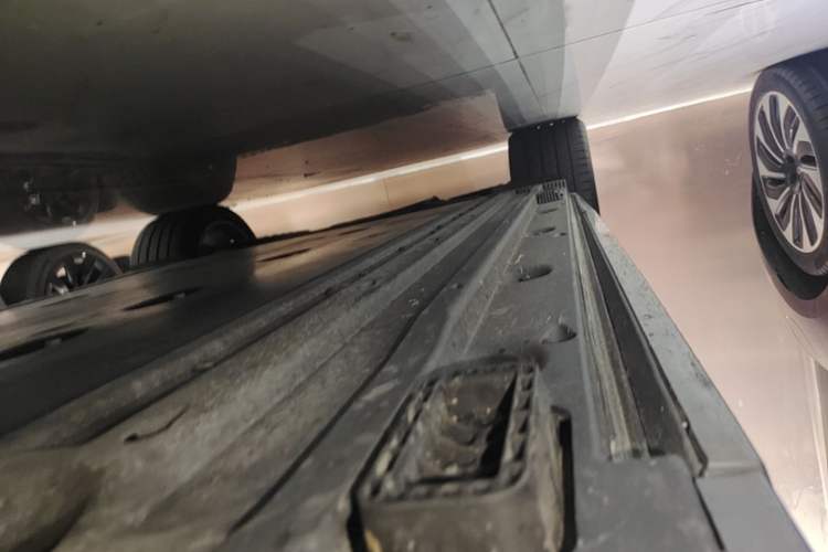 Used Audi Q6L e-tron 2026 First Launch Navigation Edition Right Side Sill