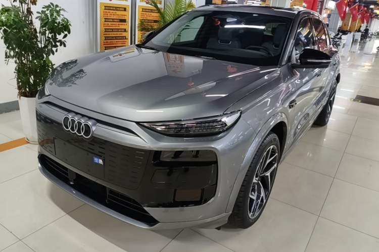 Audi Q6L e-tron 2026 First Launch Navigation Edition