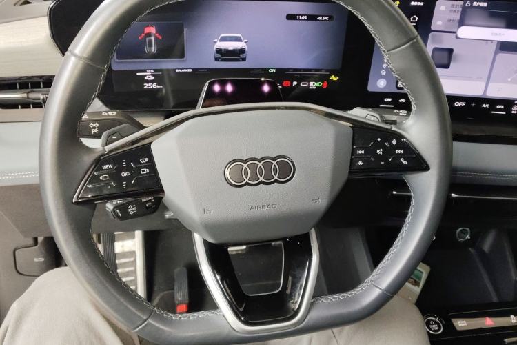 Used Audi Q6L e-tron 2026 First Launch Navigation Edition Steering Wheel