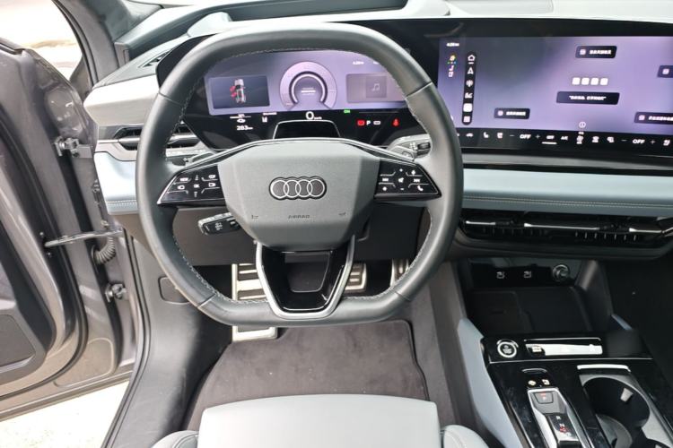 Used Audi Q6L e-tron 2026 First Launch Navigation Edition Steering Wheel