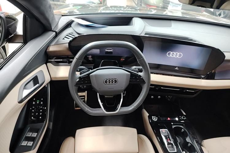 Used Audi Q6L e-tron 2026 First Launch Navigation Edition Steering Wheel