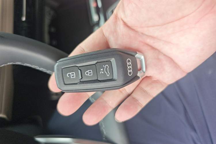 Used Audi Q6L e-tron 2026 First Launch Navigation Edition Vehicle Key
