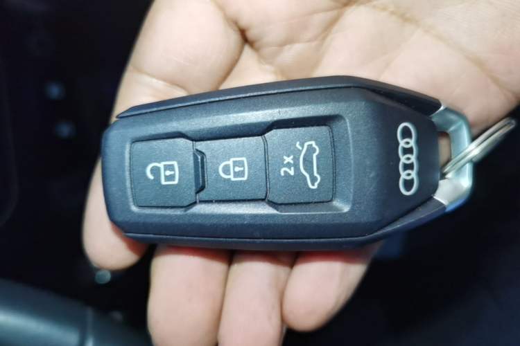 Used Audi Q6L e-tron 2026 First Launch Navigation Edition Vehicle Key