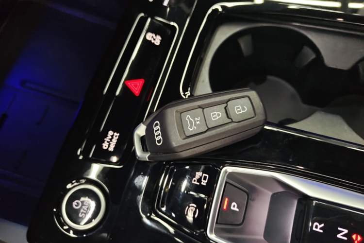 Used Audi Q6L e-tron 2026 First Launch Navigation Edition Vehicle Key
