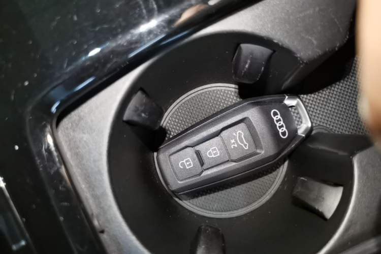 Used Audi Q6L e-tron 2026 First Launch Navigation Edition Vehicle Key