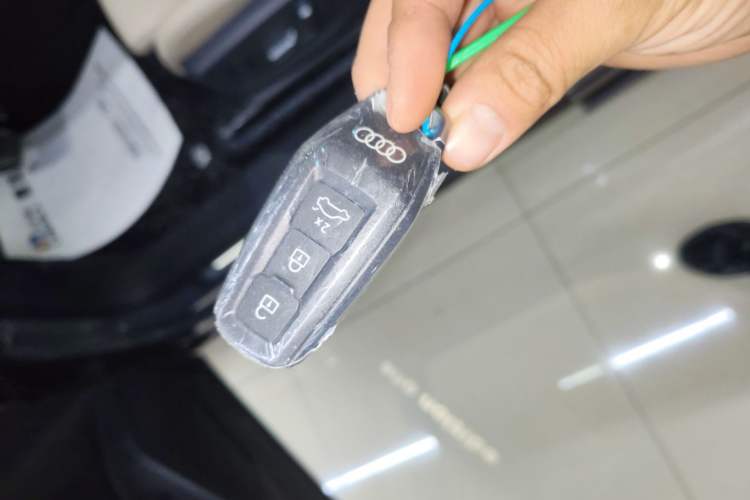 Used Audi Q6L e-tron 2026 First Launch Navigation Edition Vehicle Key