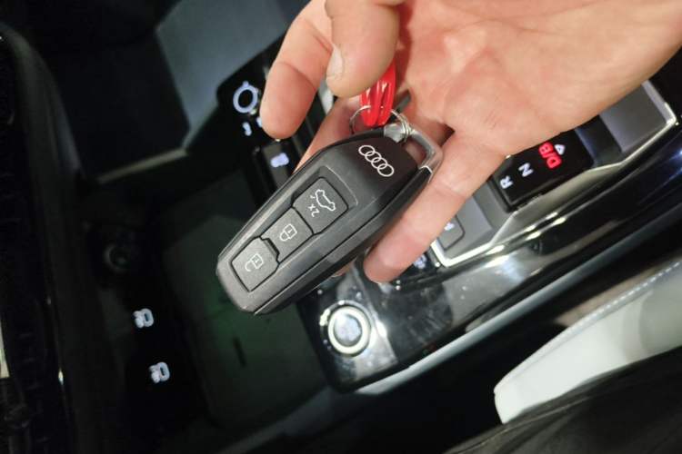 Used Audi Q6L e-tron 2026 First Launch Navigation Edition Vehicle Key