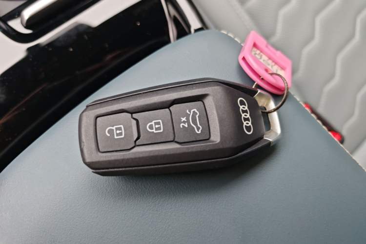 Used Audi Q6L e-tron 2026 First Launch Navigation Edition Vehicle Key