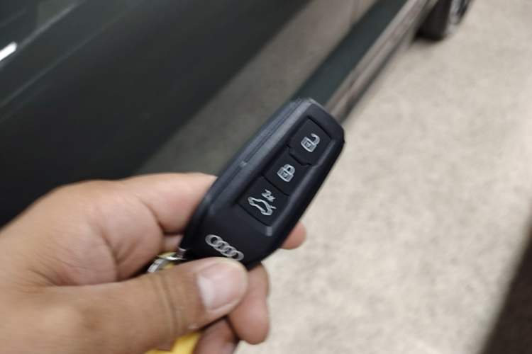 Used Audi Q6L e-tron 2026 First Launch Navigation Edition Vehicle Key