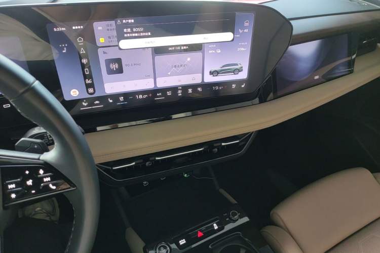 Used Audi Q6L e-tron 2026 First Launch Navigation Edition Audio And AC Panel