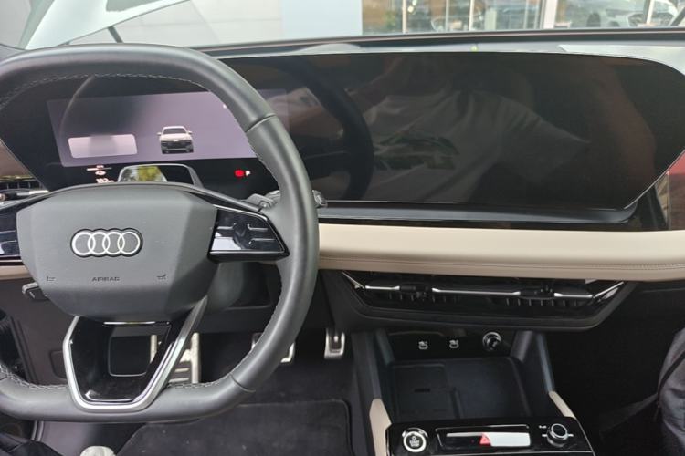 Used Audi Q6L e-tron 2026 First Launch Navigation Edition Center Console