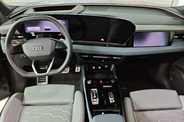 Used Audi Q6L e-tron 2026 First Launch Navigation Edition Center Console