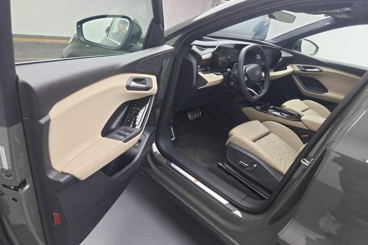 Used Audi Q6L e-tron 2026 Ultra-Long Range Edition Driver Seat