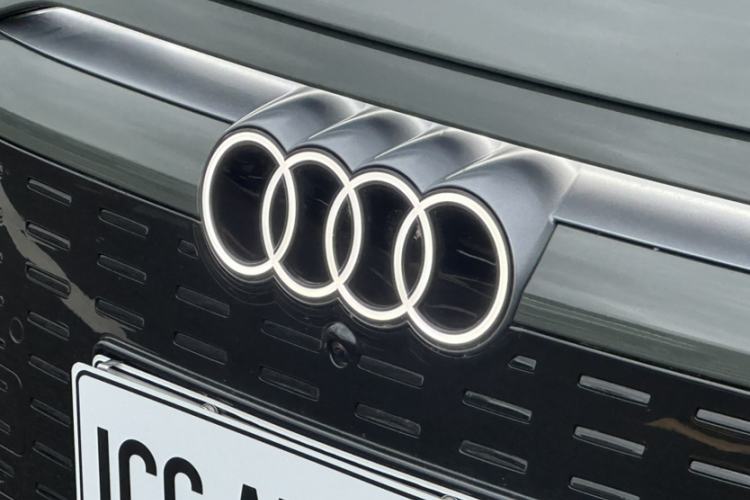 Used Audi Q6L e-tron 2026 First Launch Navigation Edition Exterior 12