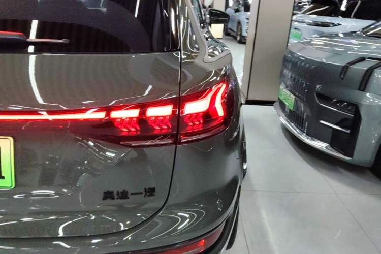 Used Audi Q6L e-tron 2026 First Launch Navigation Edition Exterior 3