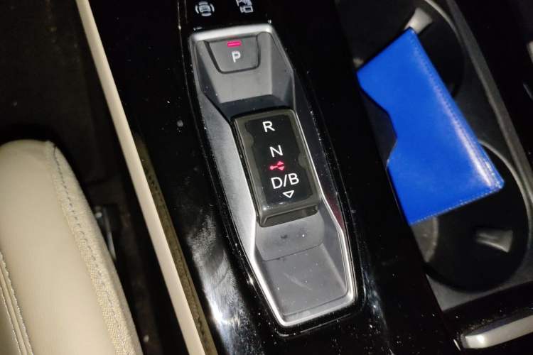 Used Audi Q6L e-tron 2026 First Launch Navigation Edition Gear Lever