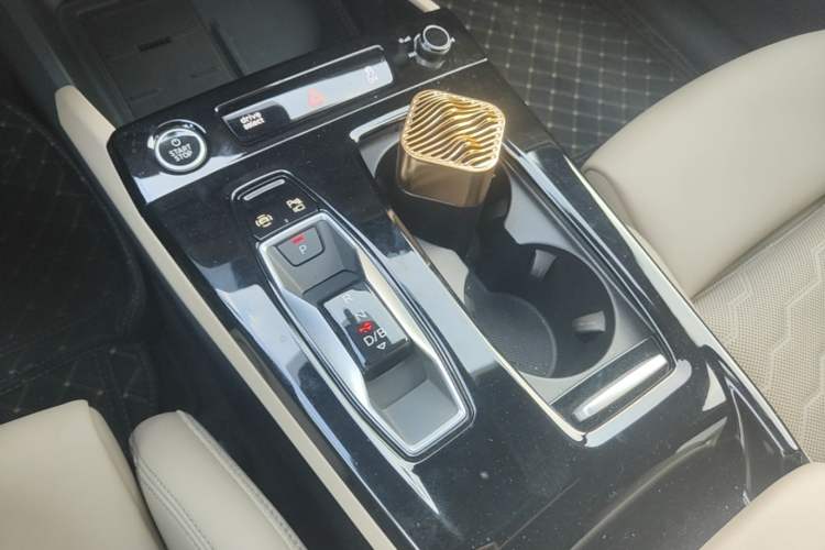 Used Audi Q6L e-tron 2026 First Launch Navigation Edition Gear Lever
