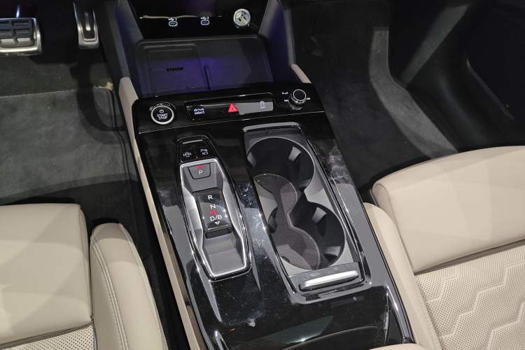 Used Audi Q6L e-tron 2026 First Launch Navigation Edition Gear Lever
