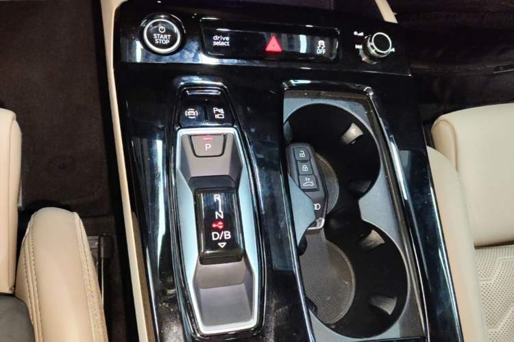 Used Audi Q6L e-tron 2026 First Launch Navigation Edition Gear Lever