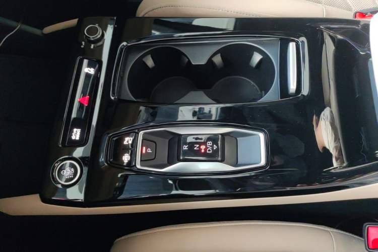 Used Audi Q6L e-tron 2026 First Launch Navigation Edition Gear Lever