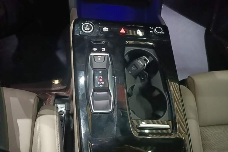 Used Audi Q6L e-tron 2026 First Launch Navigation Edition Gear Lever