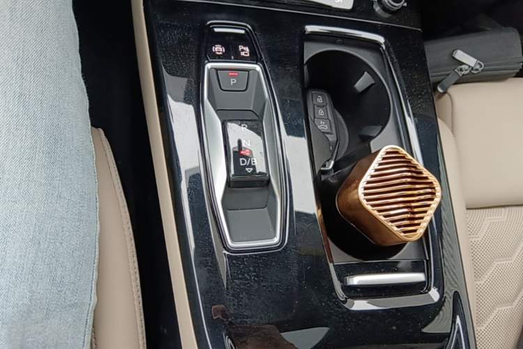 Used Audi Q6L e-tron 2026 First Launch Navigation Edition Gear Lever
