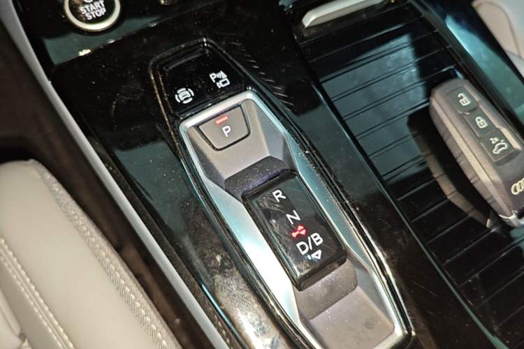 Used Audi Q6L e-tron 2026 First Launch Navigation Edition Gear Lever