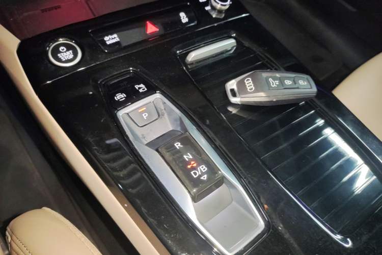 Used Audi Q6L e-tron 2026 First Launch Navigation Edition Gear Lever