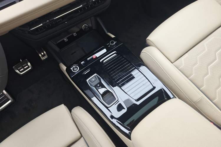 Used Audi Q6L e-tron 2026 Ultra-Long Range Edition Gear Lever