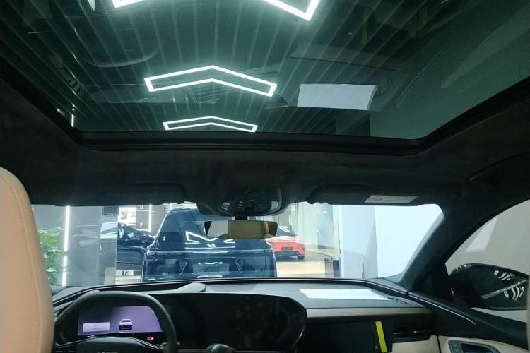 Used Audi Q6L e-tron 2026 Ultra-Long Range Edition Headliner
