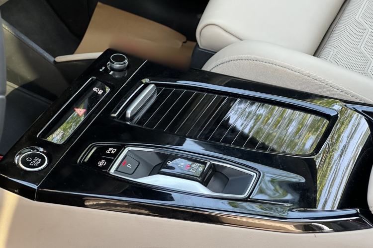 Used Audi Q6L e-tron 2026 First Launch Navigation Edition Interior 4