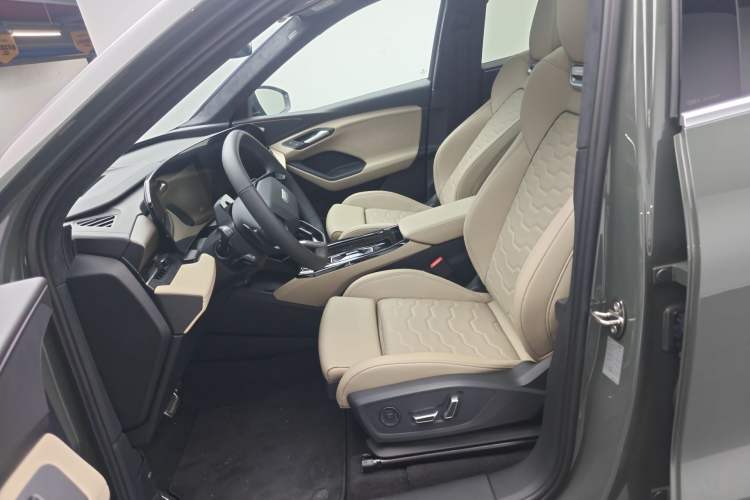 Used Audi Q6L e-tron 2026 Ultra-Long Range Edition Left Front Seat