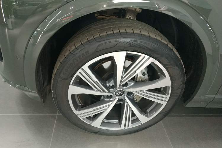 Used Audi Q6L e-tron 2026 Ultra-Long Range Edition Left Front Wheel Hub