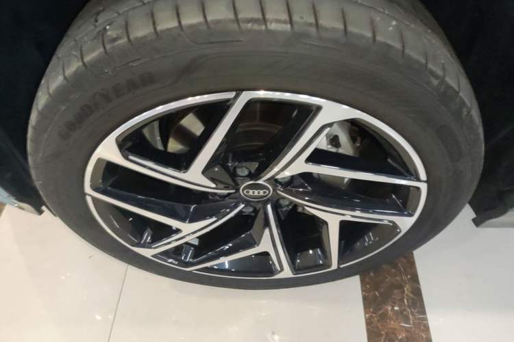 Used Audi Q6L e-tron 2026 First Launch Navigation Edition Left Front Wheel Hub