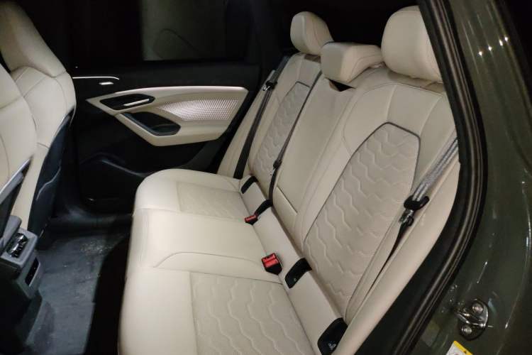 Used Audi Q6L e-tron 2026 First Launch Navigation Edition Left Rear Seat