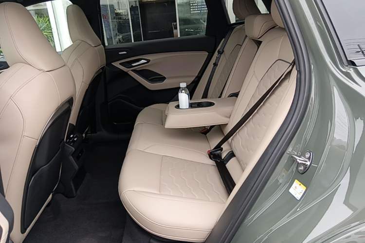 Used Audi Q6L e-tron 2026 First Launch Navigation Edition Left Rear Seat