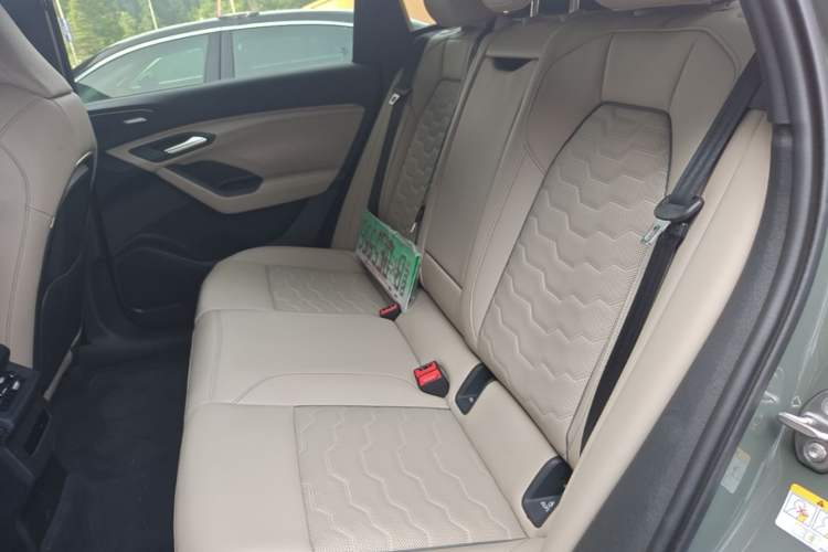 Used Audi Q6L e-tron 2026 First Launch Navigation Edition Left Rear Seat