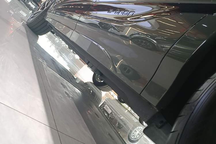 Used Audi Q6L e-tron 2026 First Launch Navigation Edition Left Side Sill