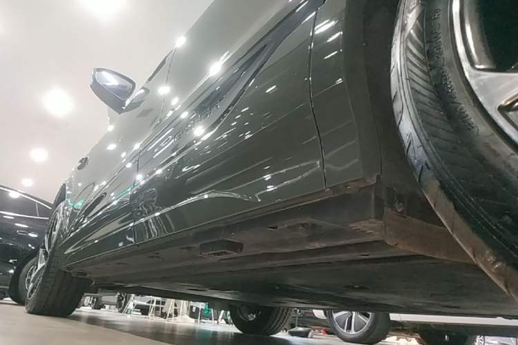 Used Audi Q6L e-tron 2026 First Launch Navigation Edition Left Side Sill