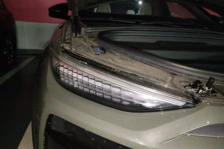 Used Audi Q6L e-tron 2026 First Launch Navigation Edition Right Front Headlight