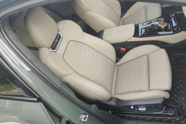 Used Audi Q6L e-tron 2026 First Launch Navigation Edition Right Front Seat