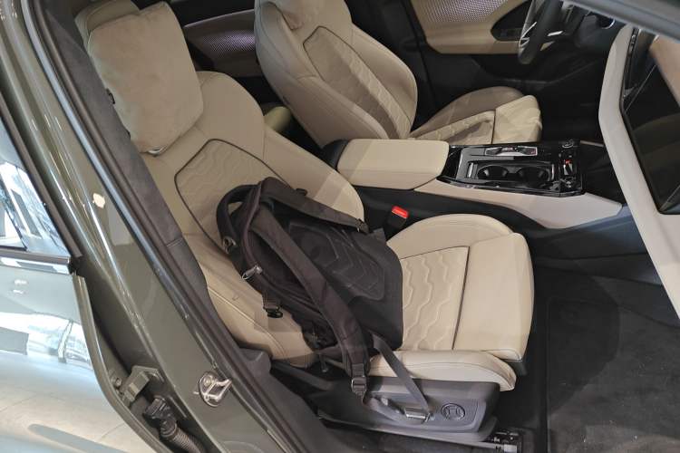 Used Audi Q6L e-tron 2026 First Launch Navigation Edition Right Front Seat