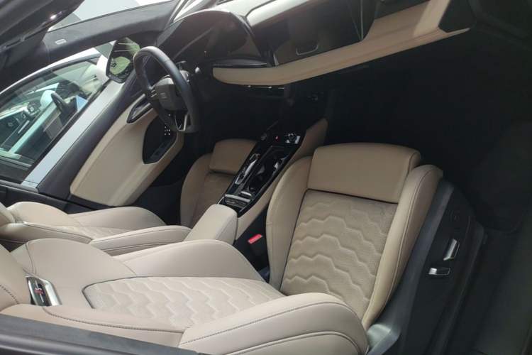 Used Audi Q6L e-tron 2026 First Launch Navigation Edition Right Front Seat