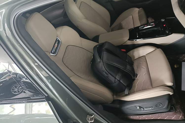 Used Audi Q6L e-tron 2026 First Launch Navigation Edition Right Front Seat