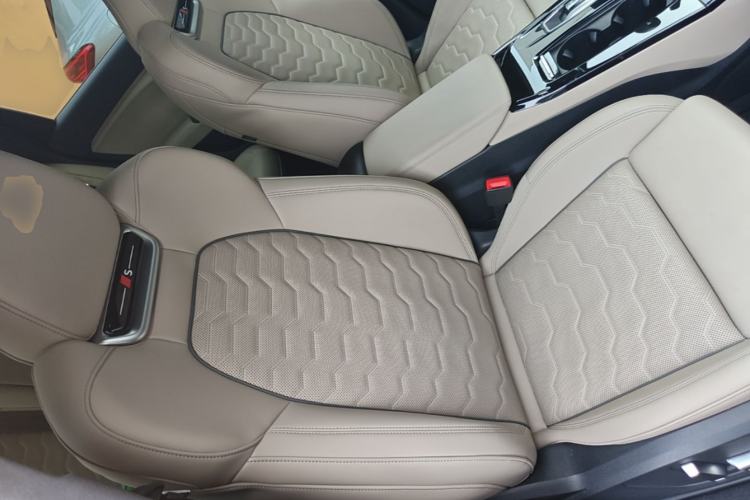 Used Audi Q6L e-tron 2026 First Launch Navigation Edition Right Front Seat